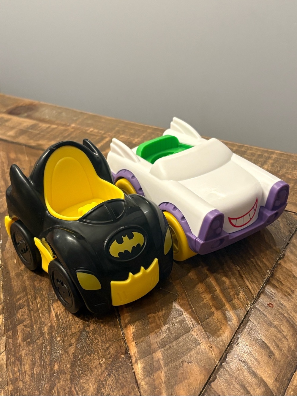 Little People Batman and Joker Cars (2020)